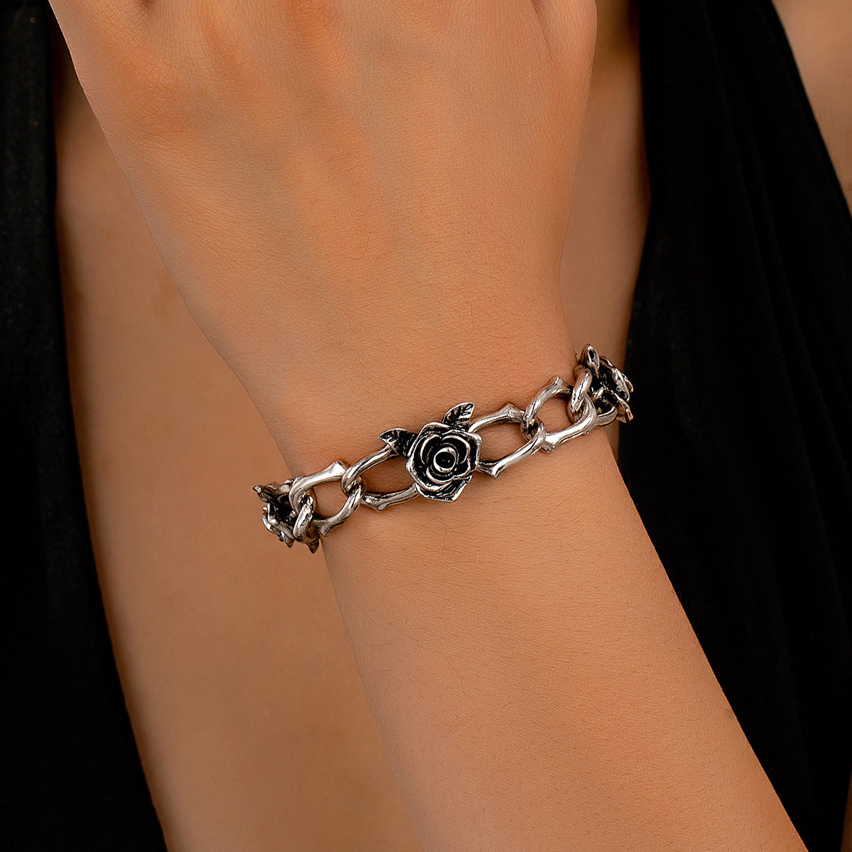 Retro-style Fashionable Rose-shaped Personalized Bracelet