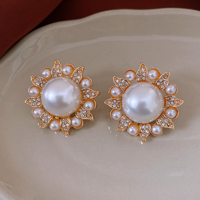 Eye Catching Vintage Zircon Stud Earrings Female Statement  Retro Fashion Gift