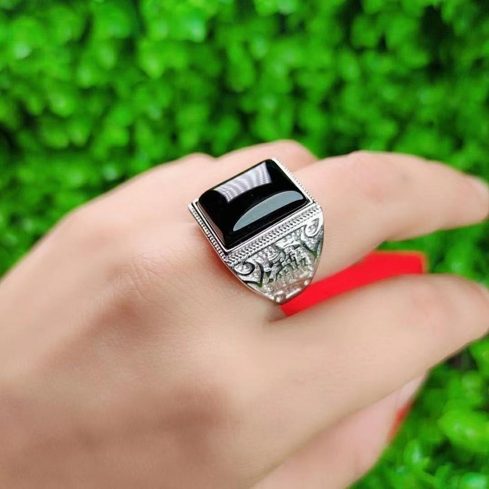 Mens Simple And Personalized Agate Ring