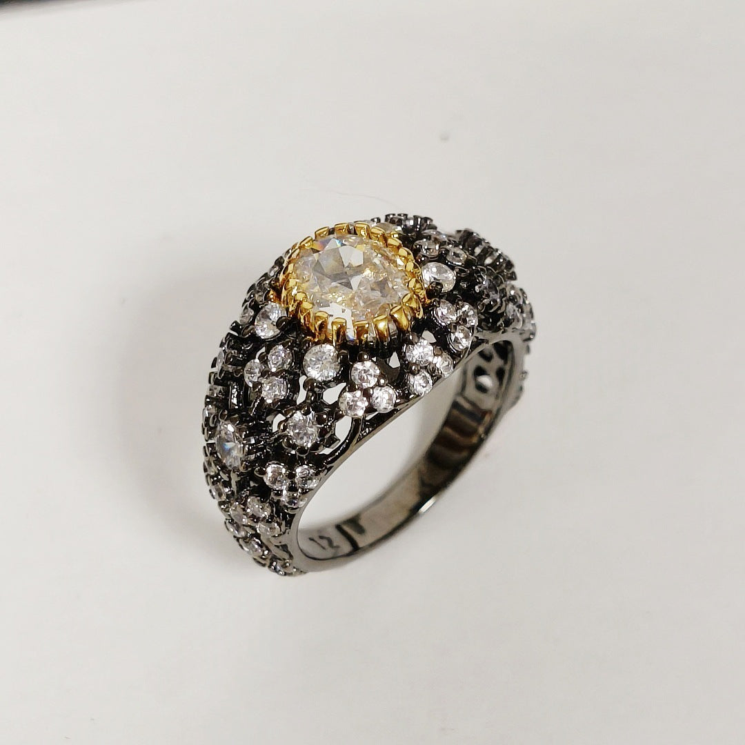 Vintage Black Gold Oval Ring With Sparkling Diamonds For Women