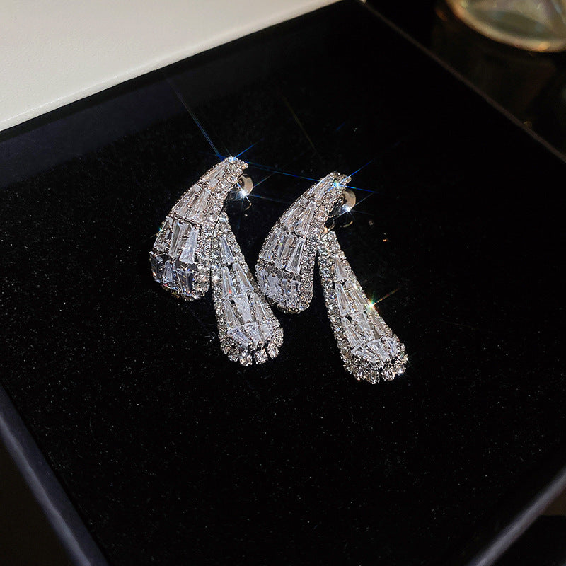 Eye Catching Vintage Zircon Stud Earrings Female Statement  Retro Fashion Gift