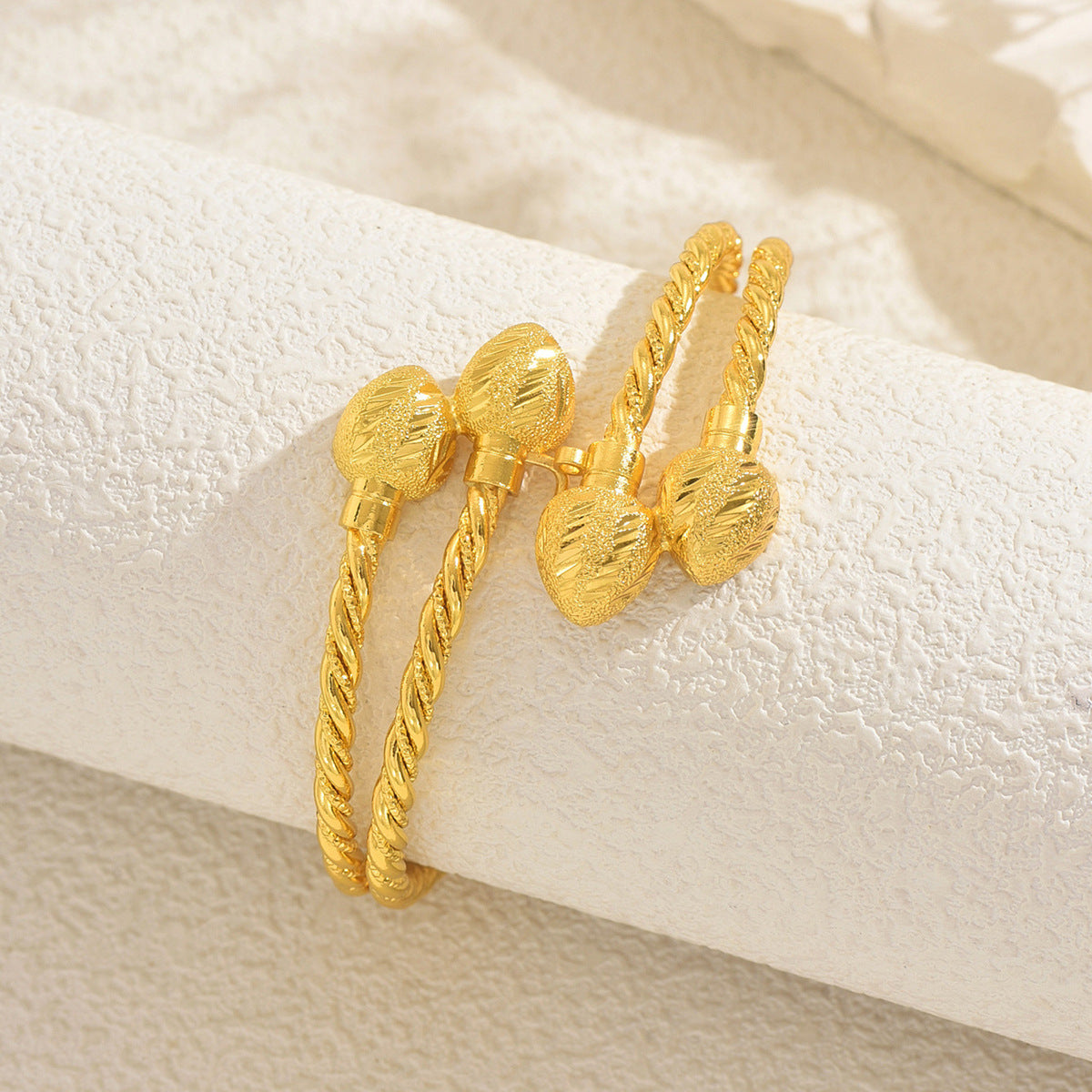 New Arrival Cross-border Light Luxury European American Women Hand Jewelry, Geometric Round Ball Design Premium Texture Cuff Bangle, Niche Versatile Daily Bracelet For Ladies