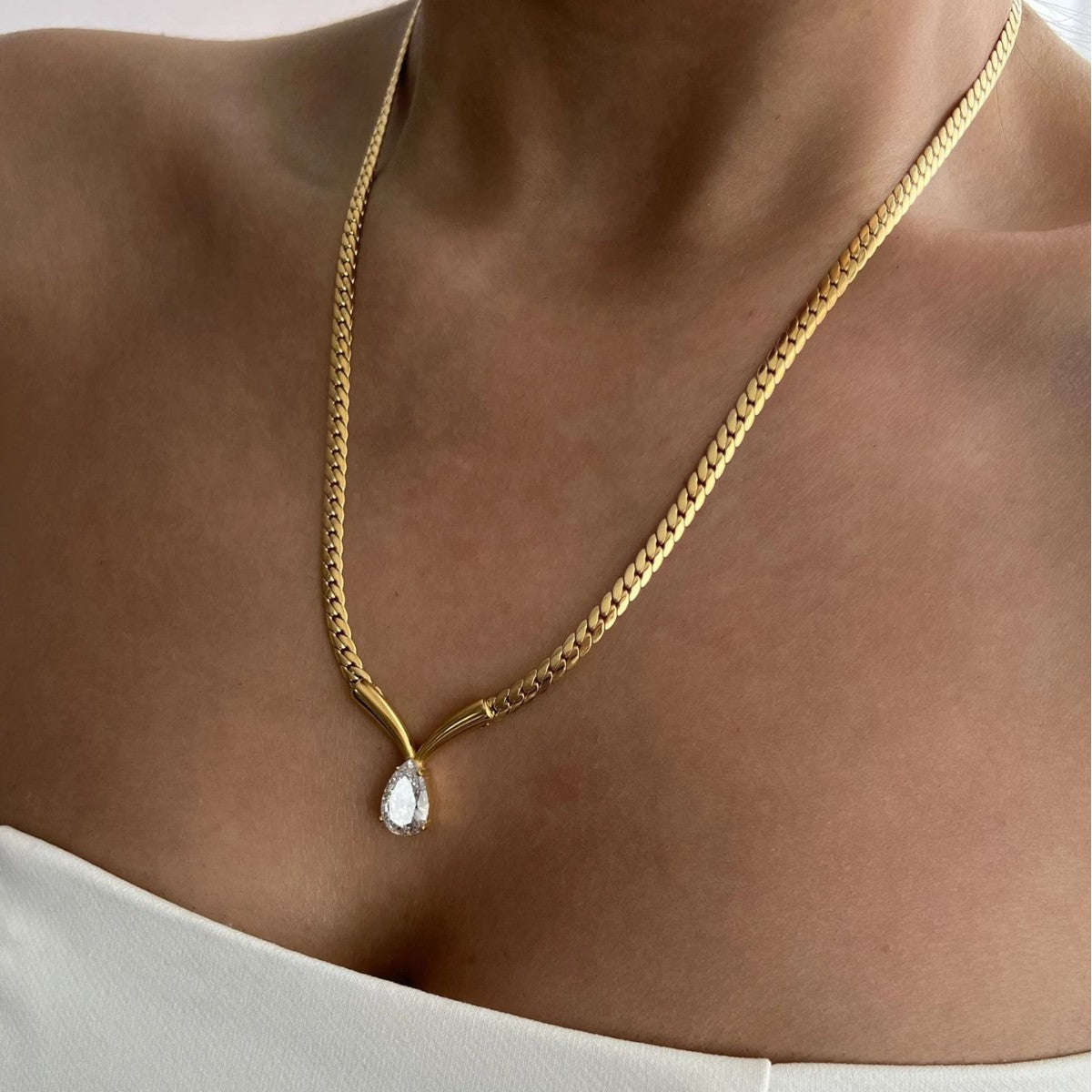 Fashionable Lightly Luxurious Waterdrop Zircon Necklace
